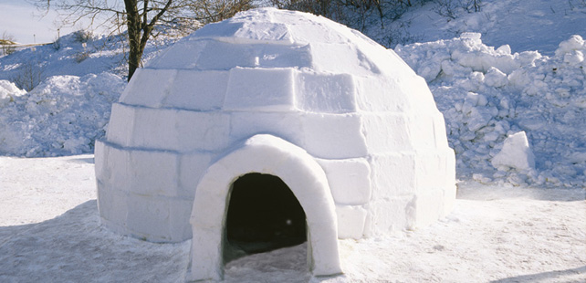 Le saviez-vous ? A l’intérieur d’un igloo il ne fait pas froid et la température peut atteindre 15°C ! Igloo